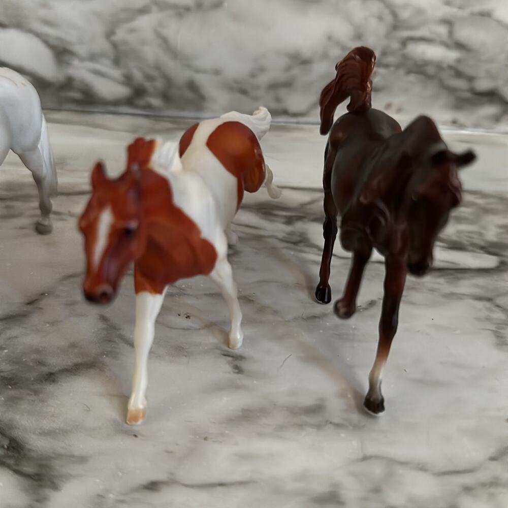 Breyer horses - Picture 3 of 7
